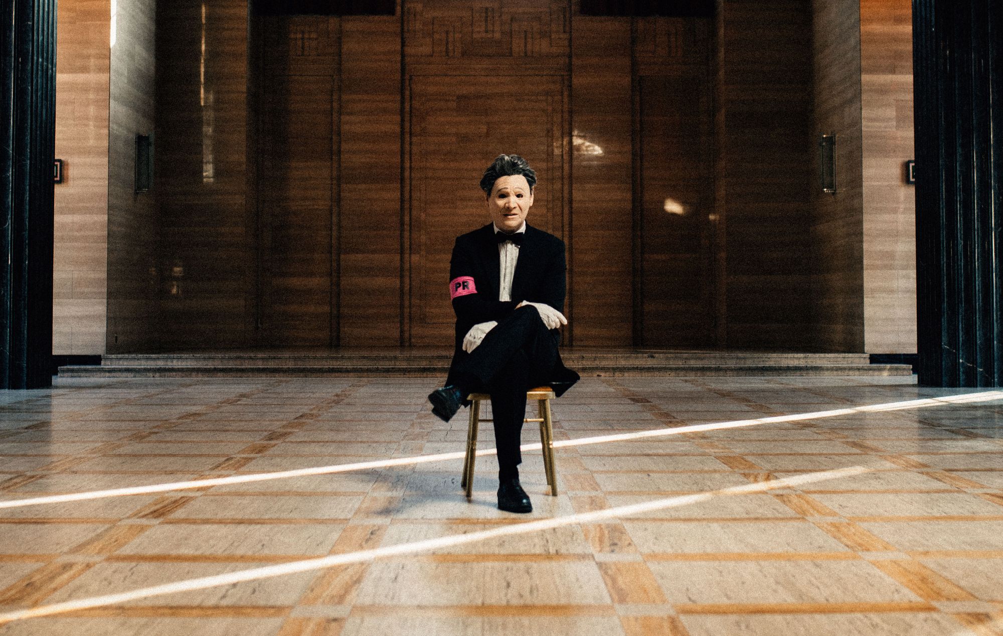 Is it really Charlie Simpson? Fans share theories after unmasking in new President video ‘Fearless’