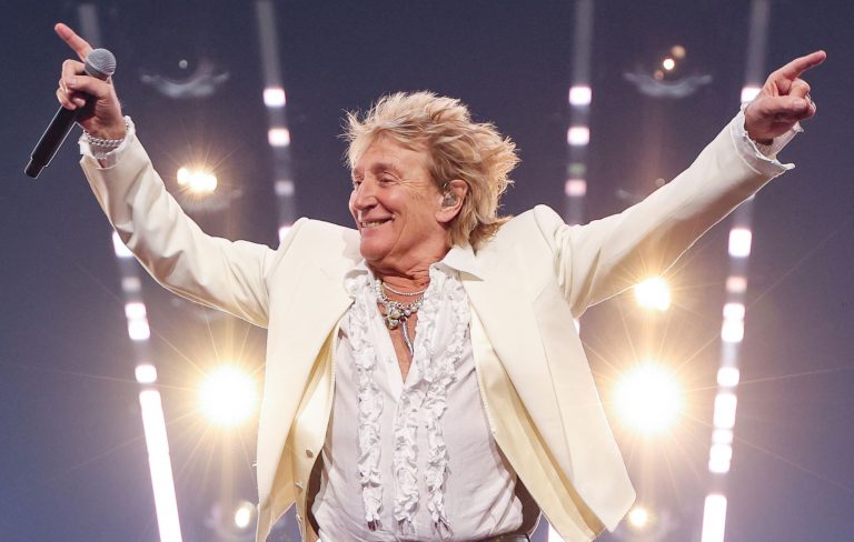 Rod Stewart pulls out of huge Las Vegas gig hours before stage time