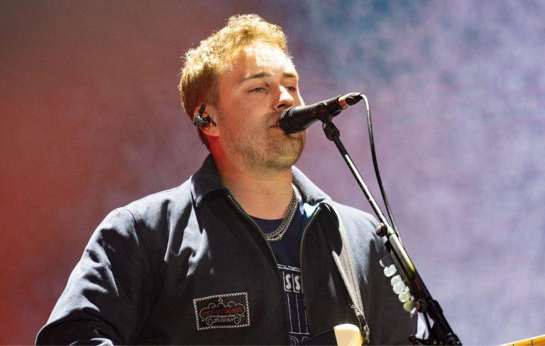 Watch CMAT and Olivia Dean join Sam Fender on stage in Newcastle 