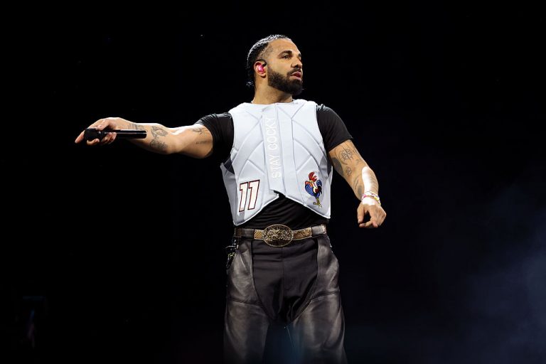 Drake Responds To “F*ck Kendrick* Chant During Concert Performance: “I Can’t Say I Don’t Agree”