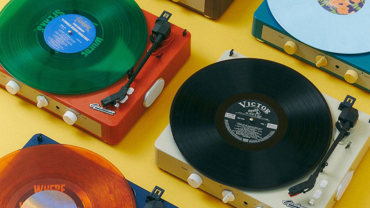 Say hello to the bright and breezy Gadhouse Brad Retro MKII turntable