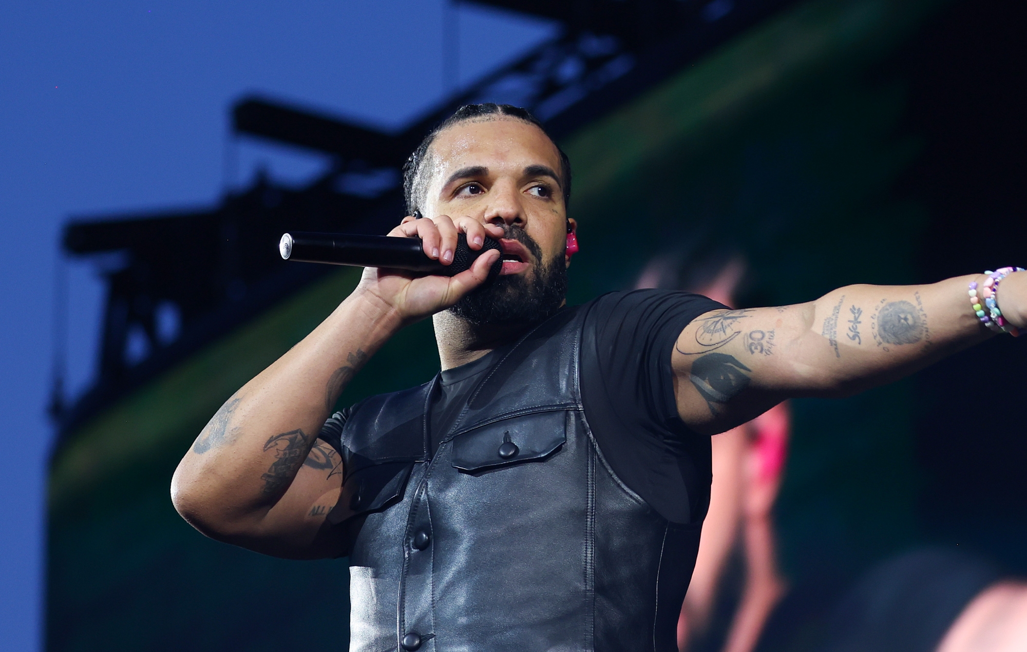 Drake pays tribute to Ozzy Osbourne in his hometown of Birmingham