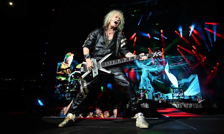 Def Leppard Tours US This Summer