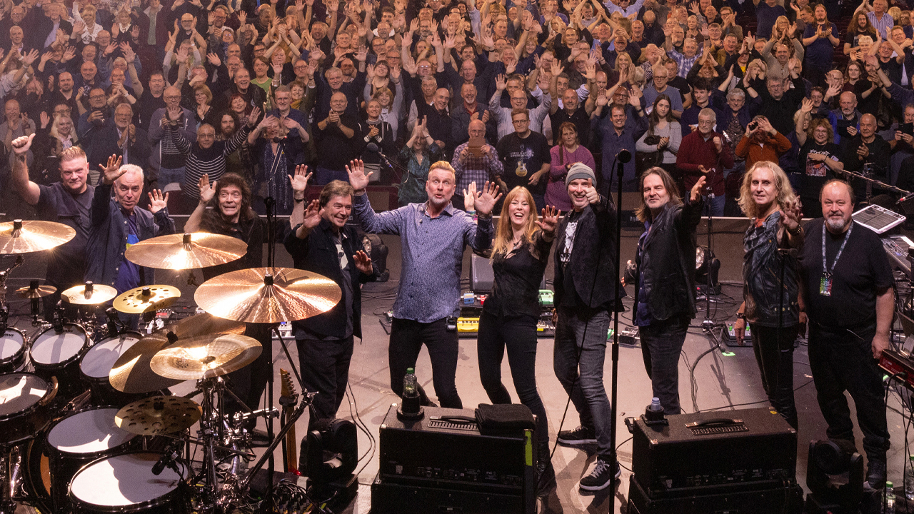 “One of my favourite Lamb songs…” Steve Hackett shares dynamic new live clip of Genesis’s Lilywhite Lilith