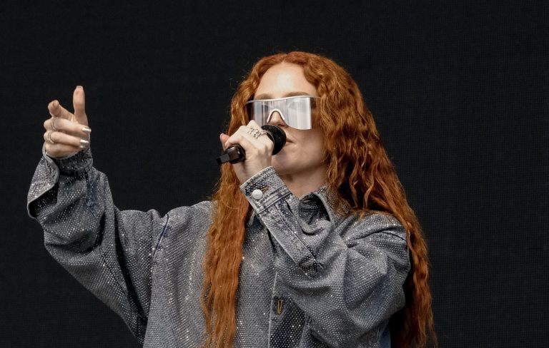 Watch Jess Glynne meet the voice behind viral Jet2holidays ad