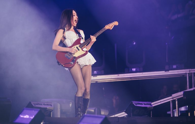 Olivia Rodrigo had a great Glastonbury – doing shots with Robert Smith and raving to Pulp