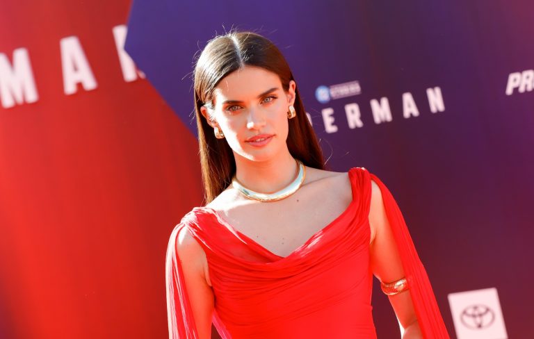 ‘Superman’ actress estimates she took more than 1,000 selfies for role