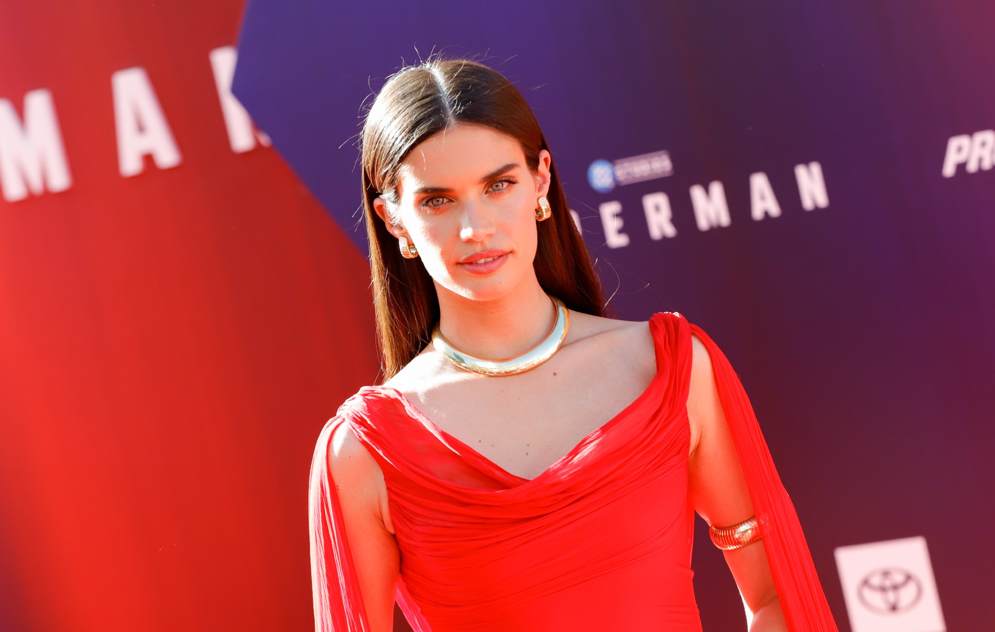‘Superman’ actress estimates she took more than 1,000 selfies for role