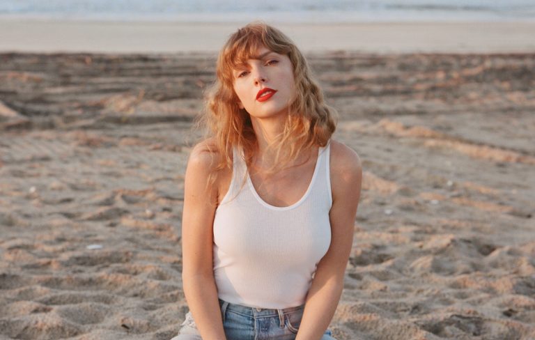 Taylor Swift’s father is reportedly recovering from heart surgery