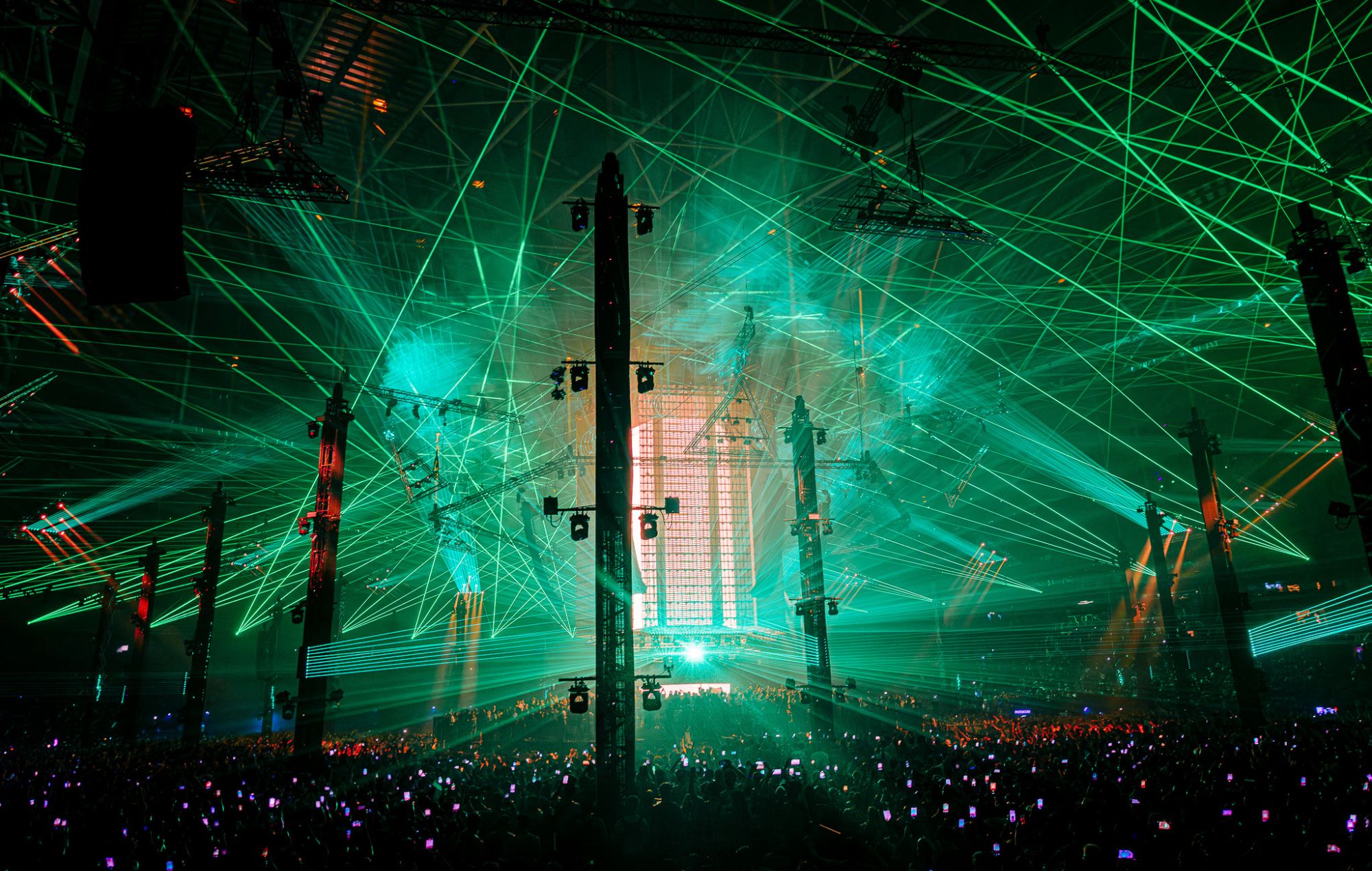 Check out this new venue’s new Guinness World Record win for largest laser show 