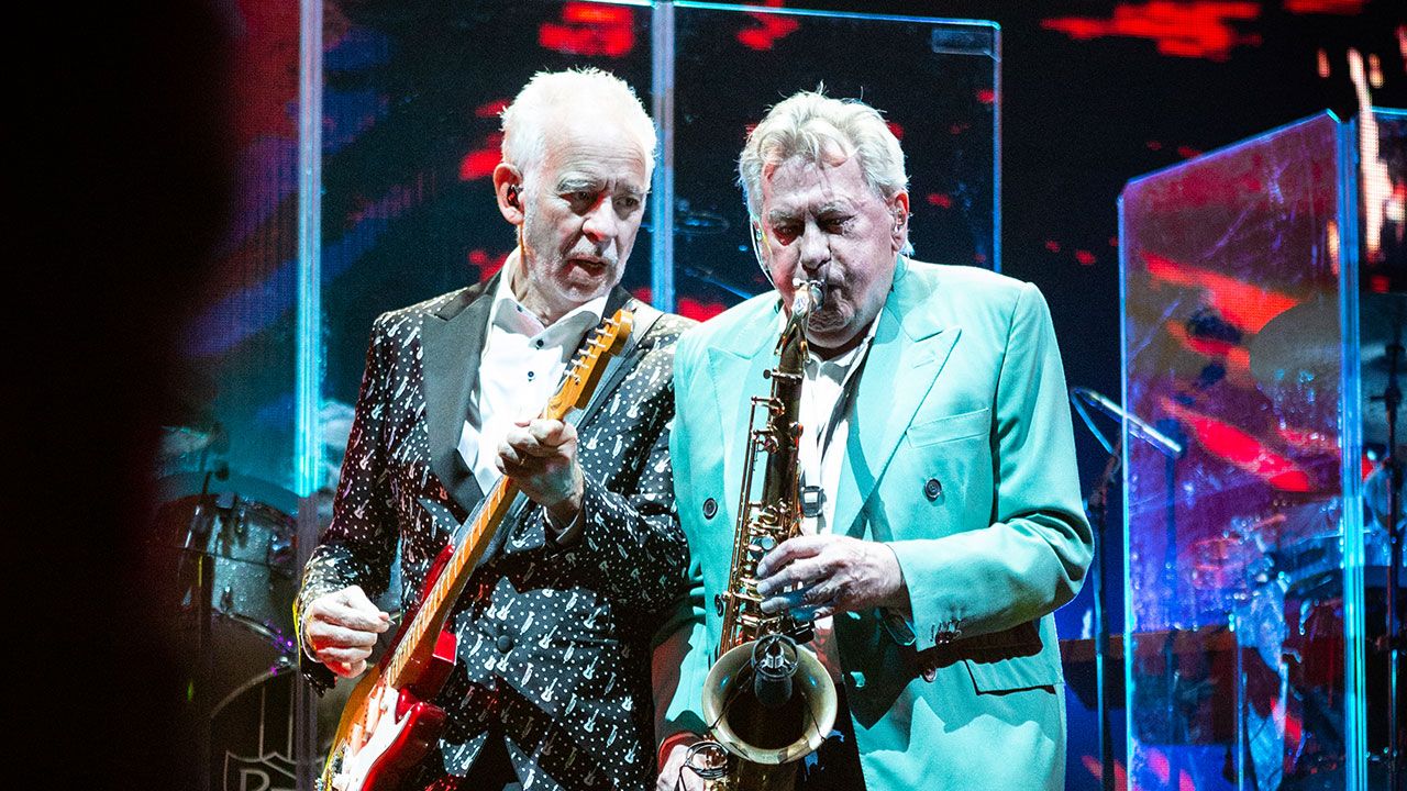 Phil Manzanera and Andy Mackay share live version of Roxy Music’s Out Of The Blue as they announce new AM PM Soho Live album