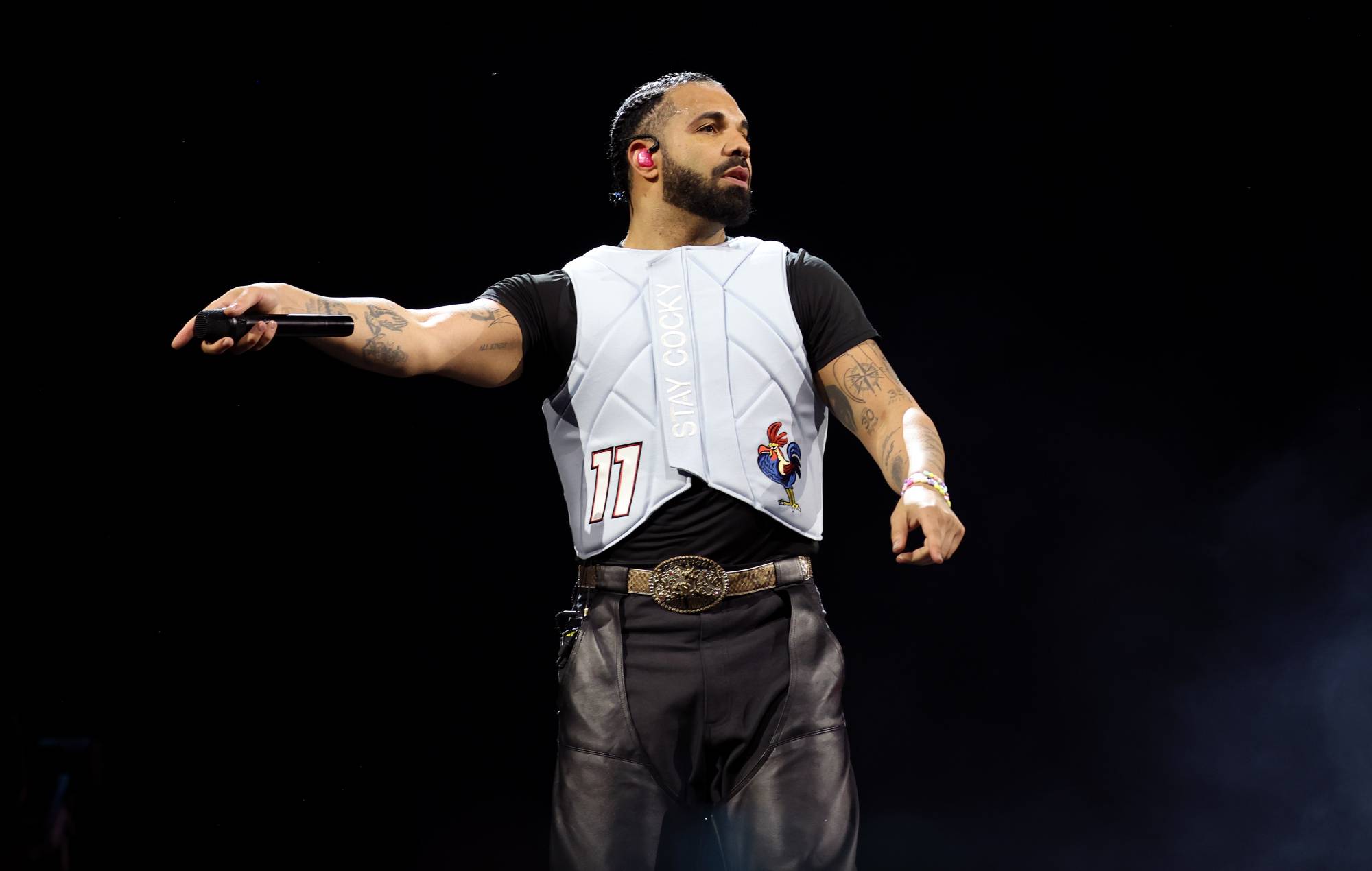 Drake cancels Manchester show due to “travel logistics”