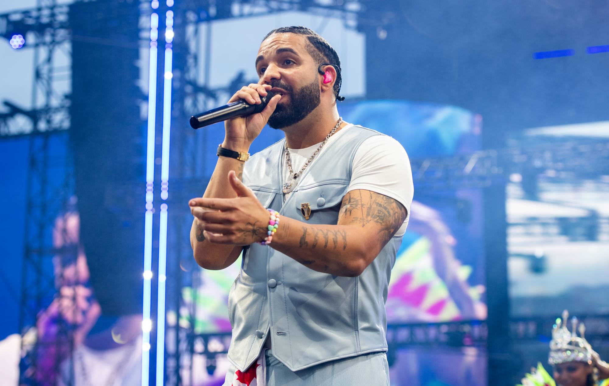 Fans share disappointment as Drake’s final Wireless set ends after just 40 minutes