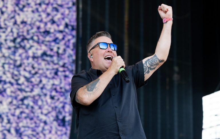 Watch Dropkick Murphys dedicate ‘First Class Loser’ to Donald Trump, “who wears orange makeup, shits his pants in his diapers”