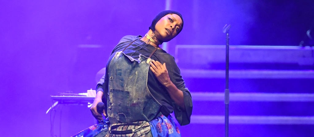 Erykah Badu Announces Her ‘Mama’s Gun’ 25th Anniversary Tour Dates