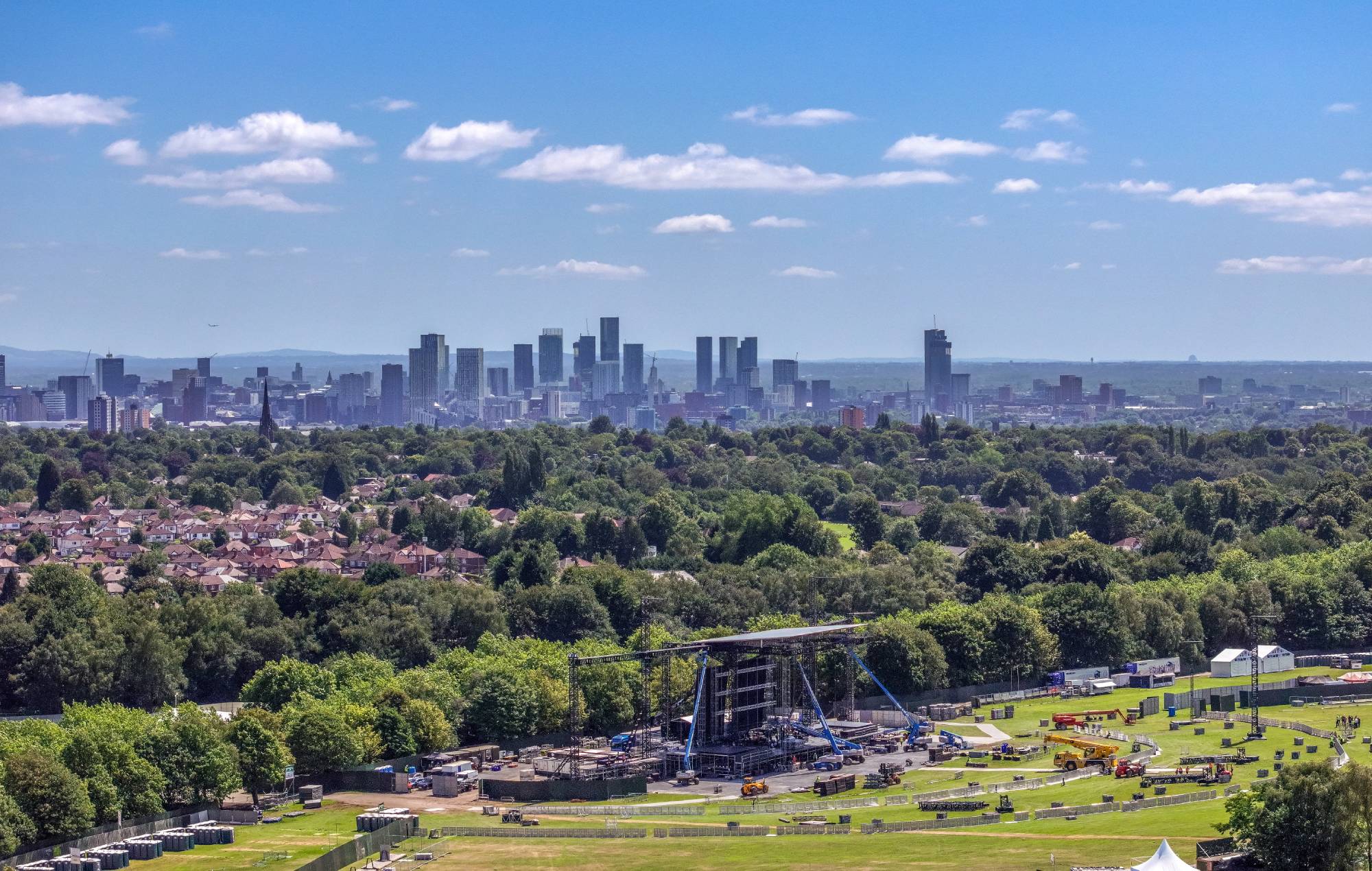 Oasis Live ’25: Fans from far and wide queue overnight at Heaton Park as organisers issue warnings