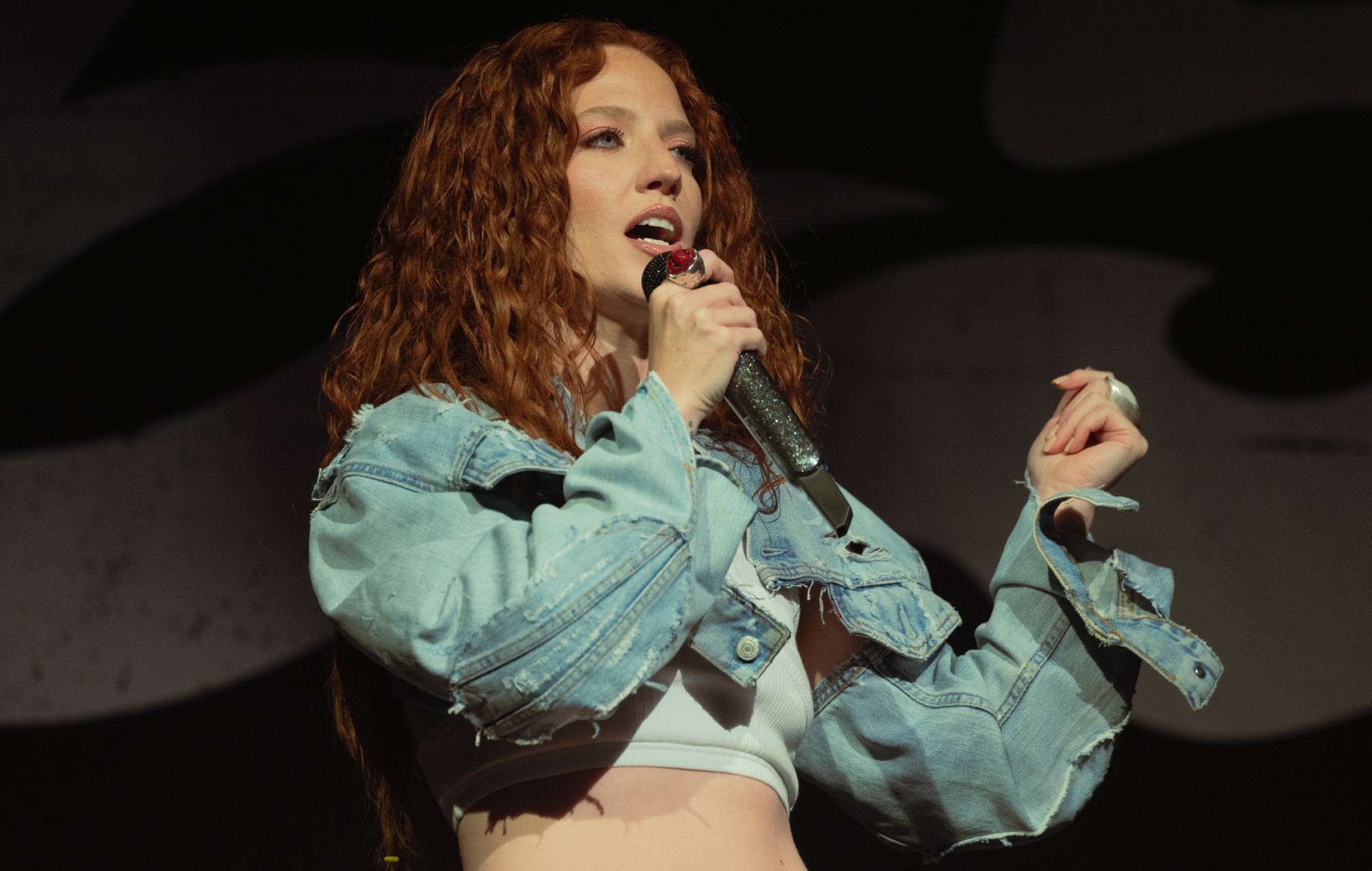 Jess Glynne slams White House’s use of viral Jet2 Holidays trend for ICE deportations video