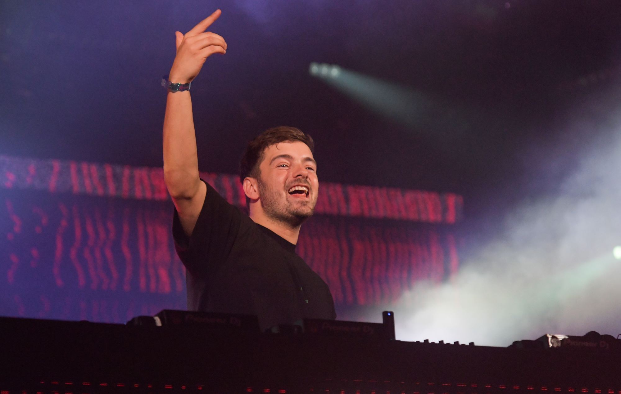 Martin Garrix thanks Metallica for “coming through with new stage parts” after Tomorrowland fire