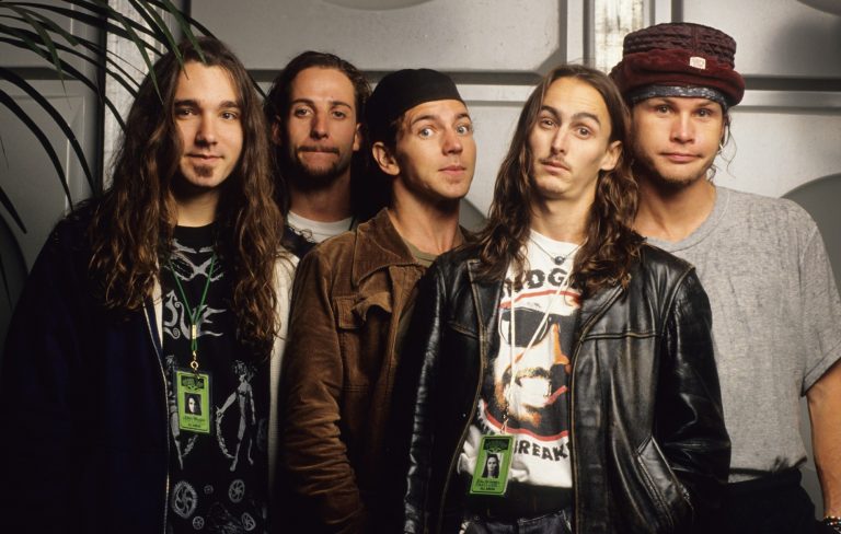 Ex-Pearl Jam drummer Dave Abbruzzese on potential return to the band: “The water under the bridge runs too deep and too icy”