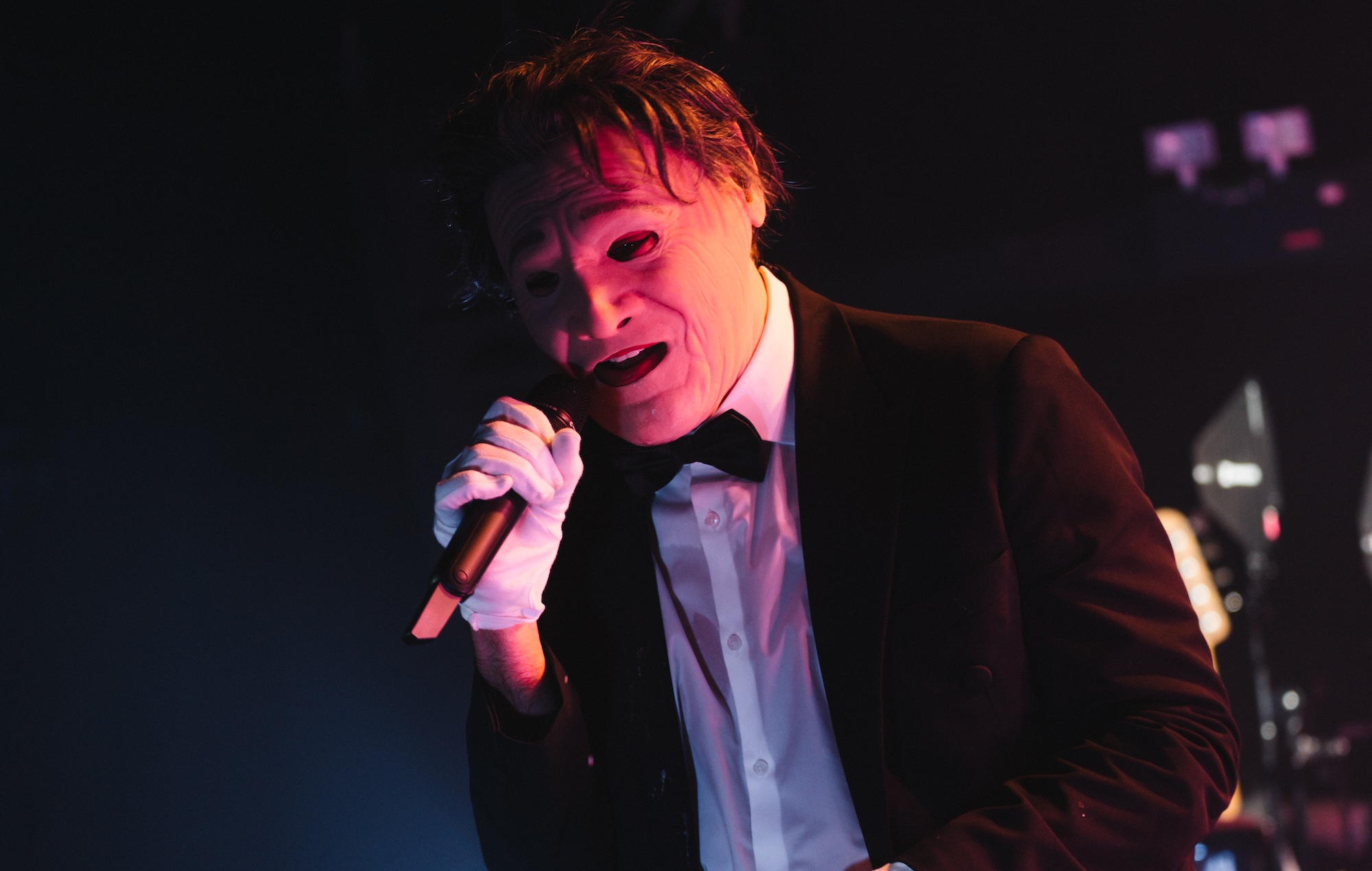 President live in London: a brief but commanding inaugural address from rock’s latest mystery