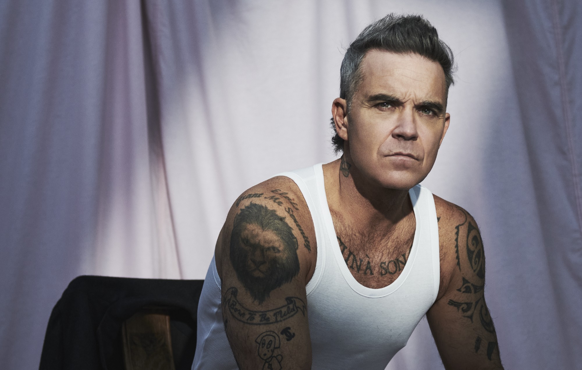 Check out Robbie Williams’ exclusive ‘British Pop’ playlist for NME and new single ‘Spies’