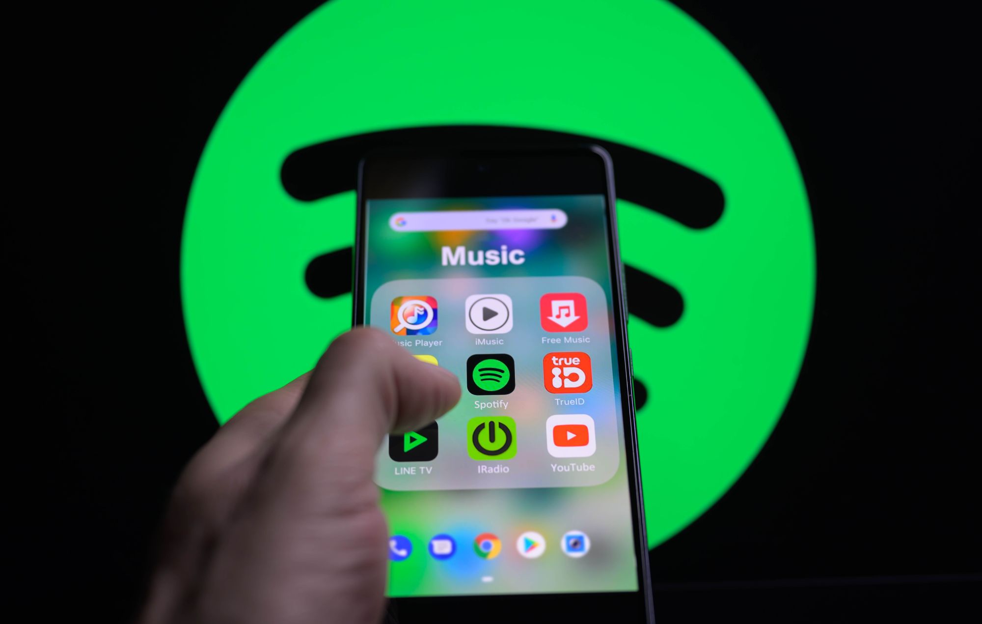 “Spokesperson” for viral AI band The Velvet Sundown admits he was “hoaxing the media”