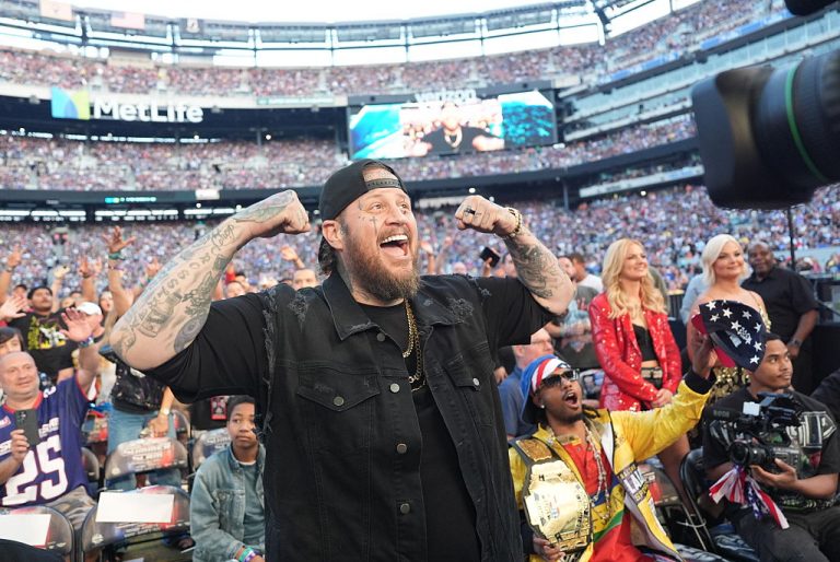 Jelly Roll Reveals 200-Pound Weight Loss During Visit To Tennessee Titans