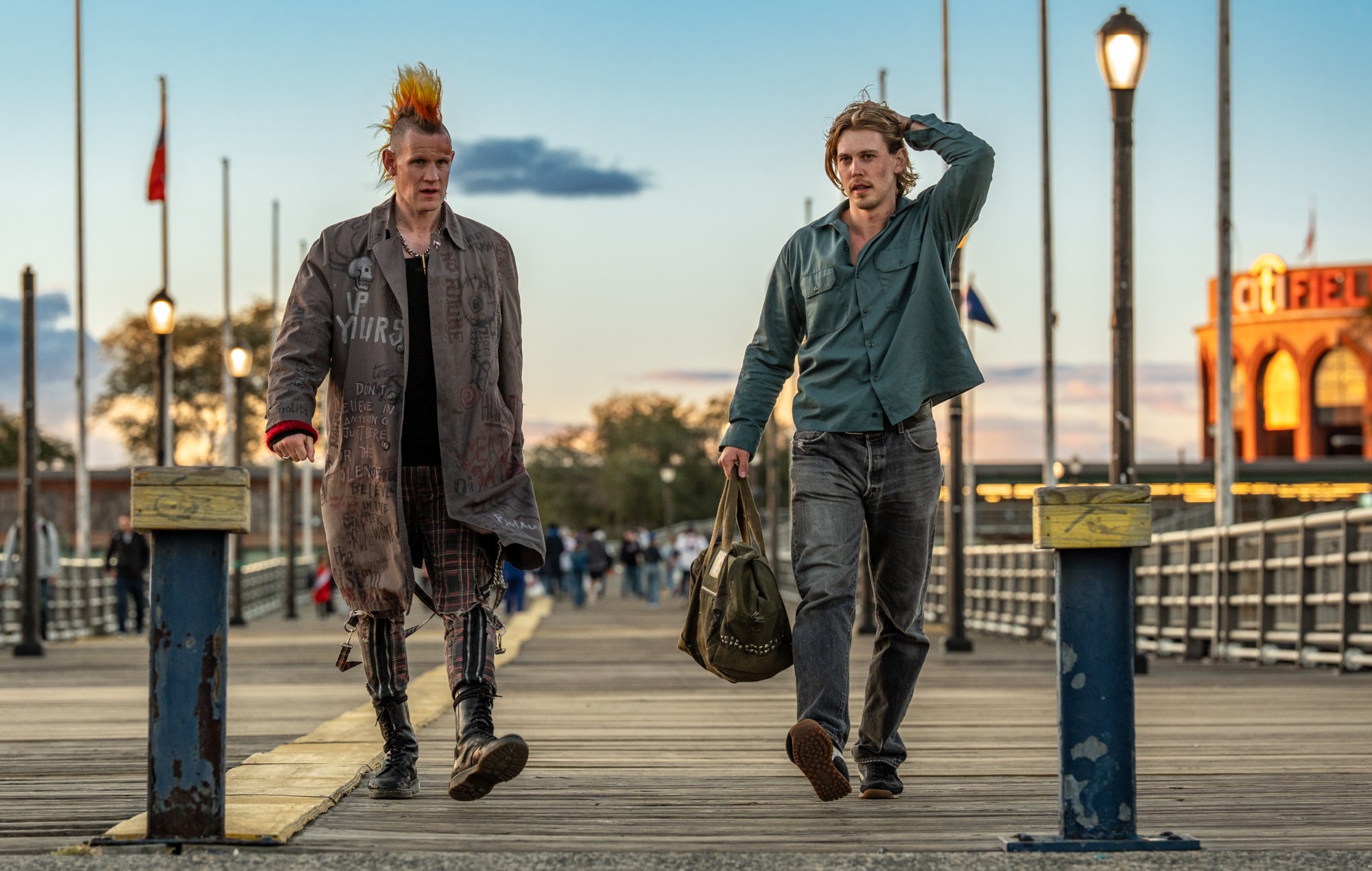 ‘Caught Stealing’ review: Darren Aronofsky’s nostalgic rampage through the ‘90s