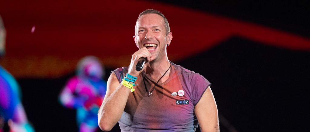 After The CEO Affair Fiasco, Chris Martin Helped A Man Propose At A Coldplay Concert But Took Precautions