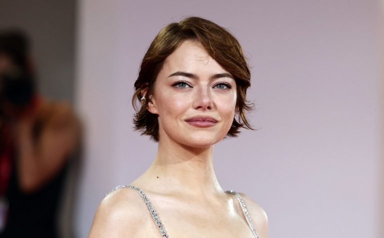 Emma Stone says she believes in aliens: “The idea that we’re alone in this vast expansive universe is pretty narcissistic”