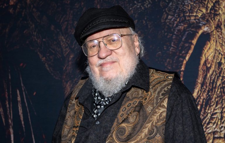 ‘Game Of Thrones’ fan confronts George R.R. Martin at convention, demands he let another author finish series