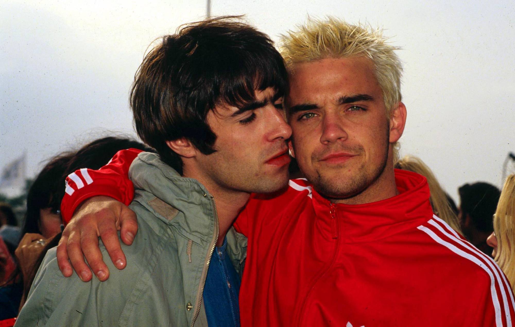 Robbie Williams says he would open for Oasis