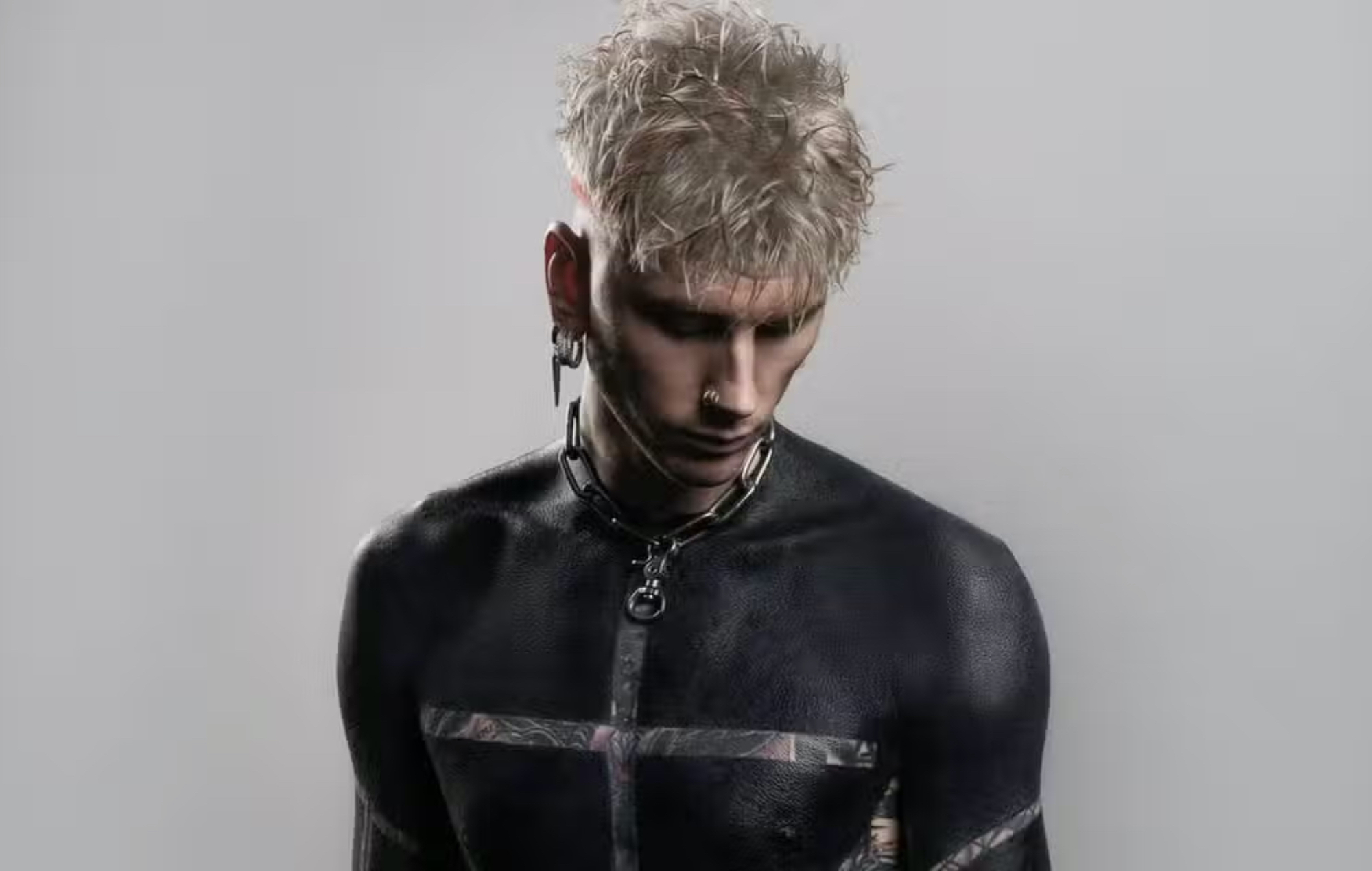 Machine Gun Kelly thinks he is half alien: “I don’t know if my age exists”