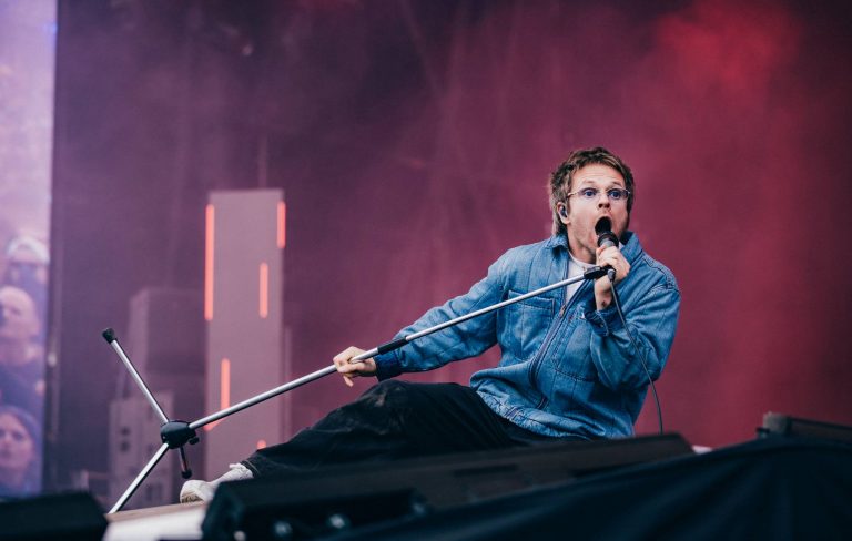 Enter Shikari address “atrocity” in Gaza during Reading Festival set: “This is not a tragedy, it is a war crime”