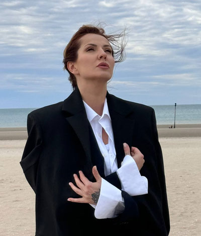 OLENA NOSALII releases “Le Calme” — a French version of her intimate hit