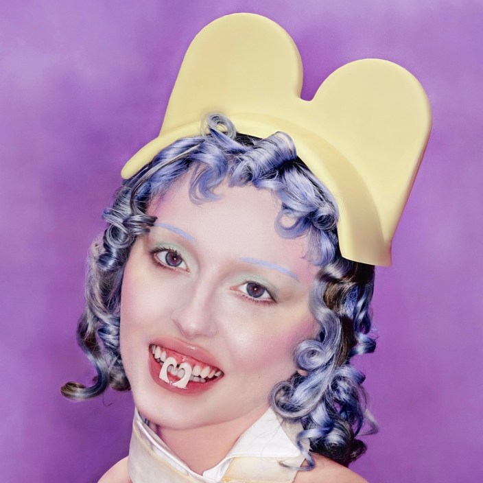 Ashnikko Continues Rolling Out Her New Album With The Nostalgic-Sounding ‘Sticky Fingers’