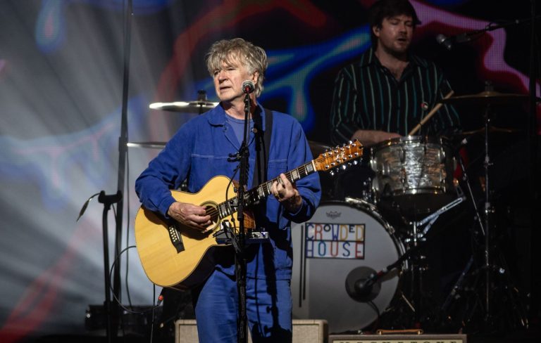 Crowded House deny Neil Finn has erectile dysfunction in response to AI news report