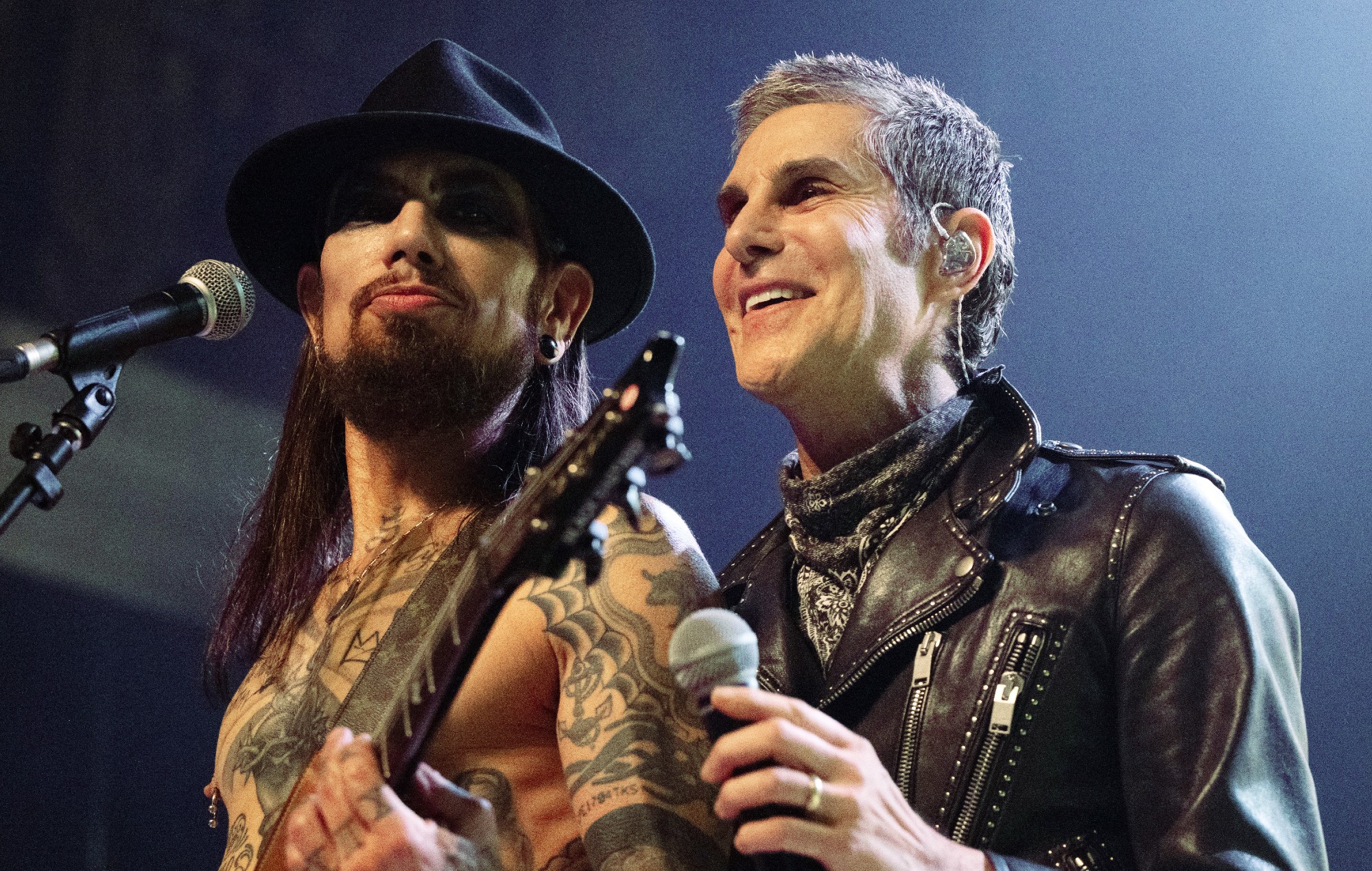 It looks like Jane’s Addiction continuing as band without Perry Farrell after on-stage fight