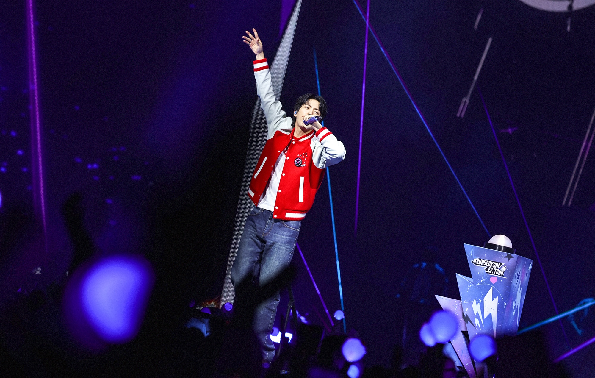 Jin live in London: a refreshing, charisma-filled concept that’s not without spectacle