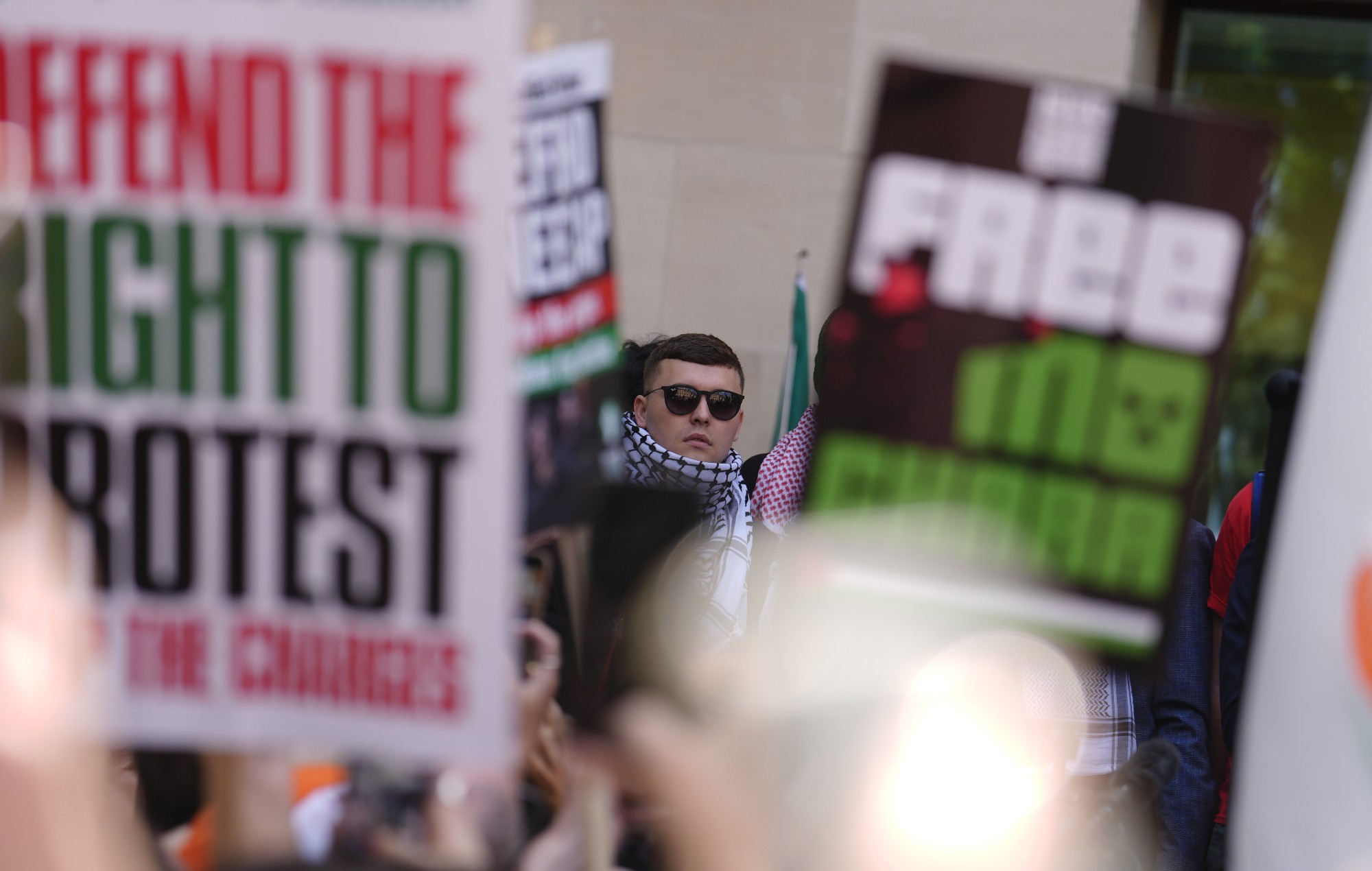 Kneecap hit out at police Public Order Act conditions for Mo Chara’s court appearance: “There is no basis for this, our last hearing was entirely peaceful”