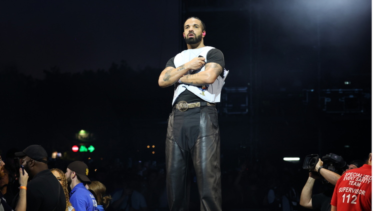 Objects Thrown At Drake During London And Amsterdam Shows
