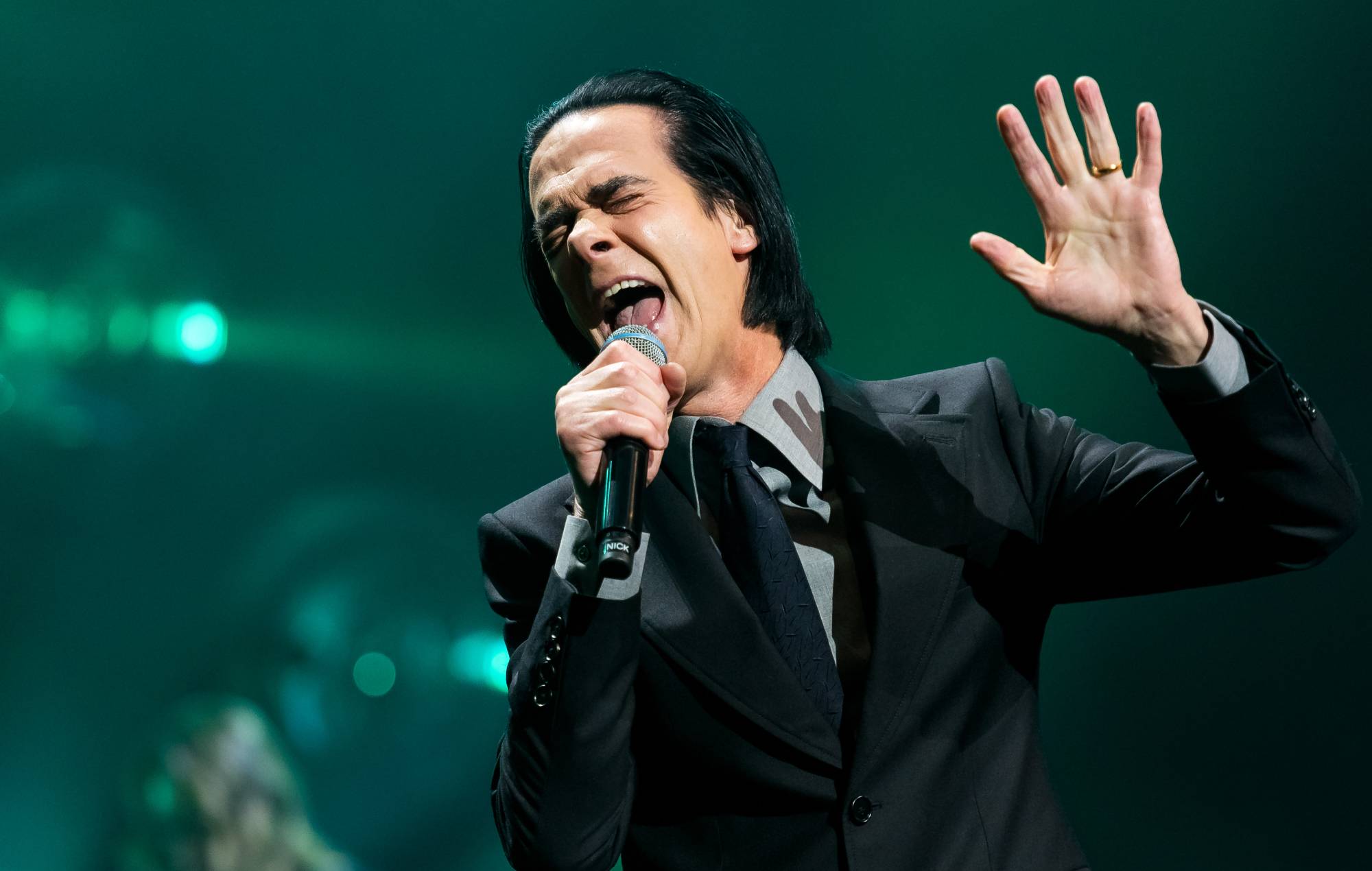 Nick Cave teases “massive” Bad Seeds Brighton show for 2026, responds to AI criticism, shares love for Amyl & The Sniffers