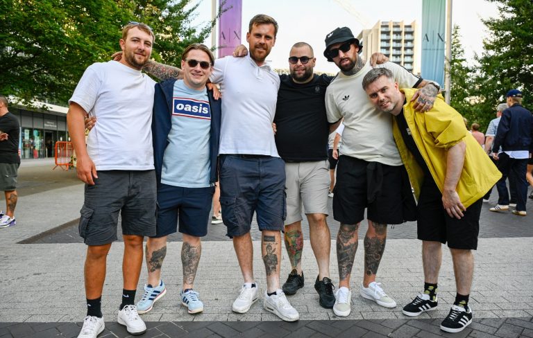 Beer Here Now: Oasis fans set new Wembley Stadium record by drinking 250,000 pints 