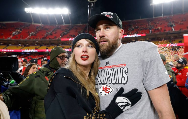 Travis Kelce praises Taylor Swift’s “football field-sized” stage show: “She may not think of herself as an athlete – but I’ve seen what she goes through”