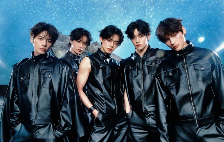 TOMORROW X TOGETHER have renewed their contracts with Big Hit