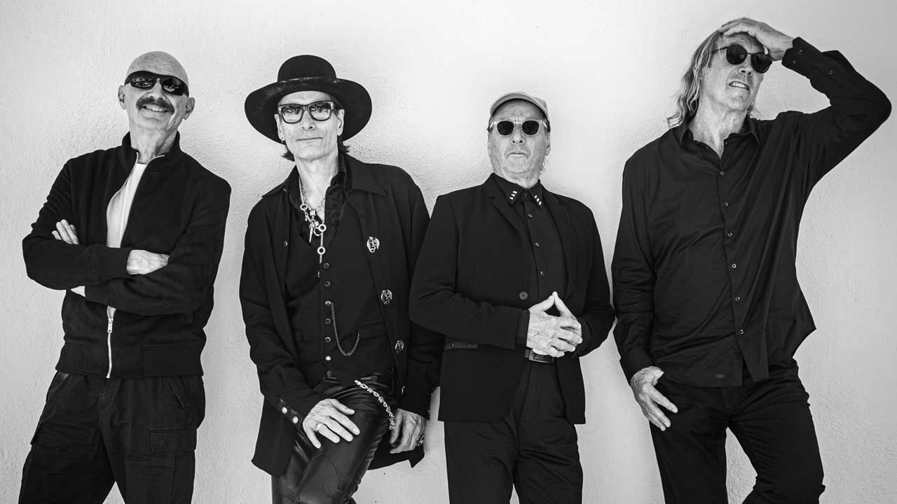 King Crimson affiliates Beat release live video for classic Frame By Frame