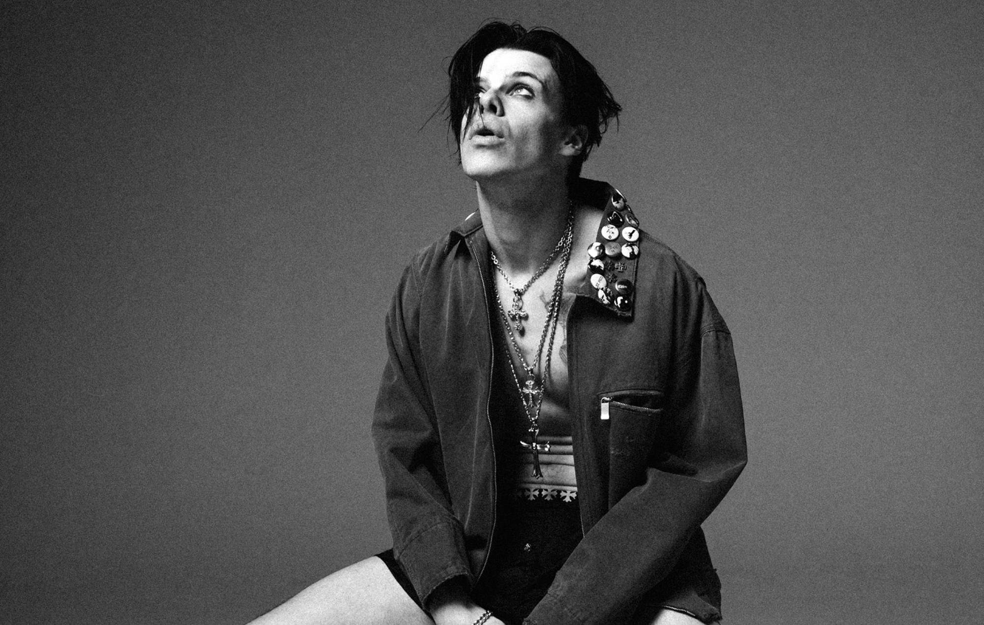 Watch Yungblud break down in tears singing ‘Changes’ on US tour before Black Sabbath’s Geezer Butler hails “best show I’ve seen in years”