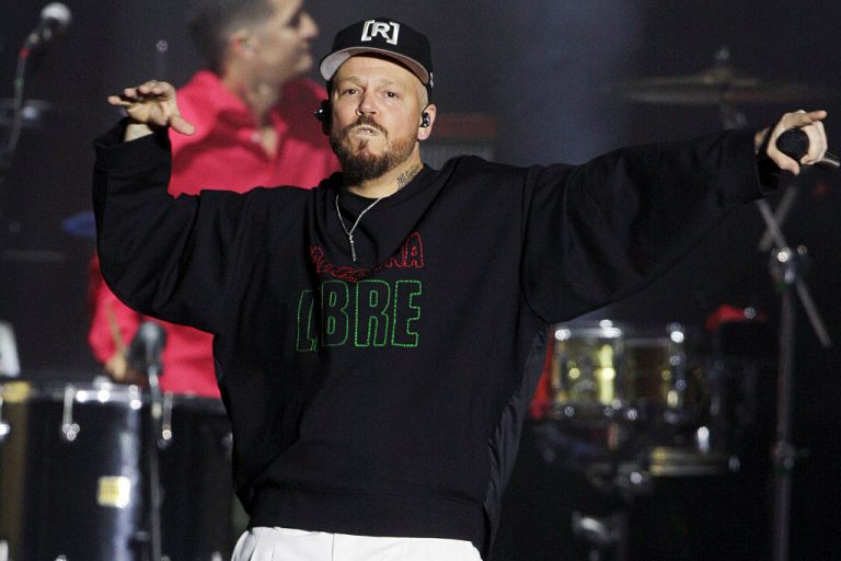 Over 180K Chant “Free Palestine” At Residente Concert