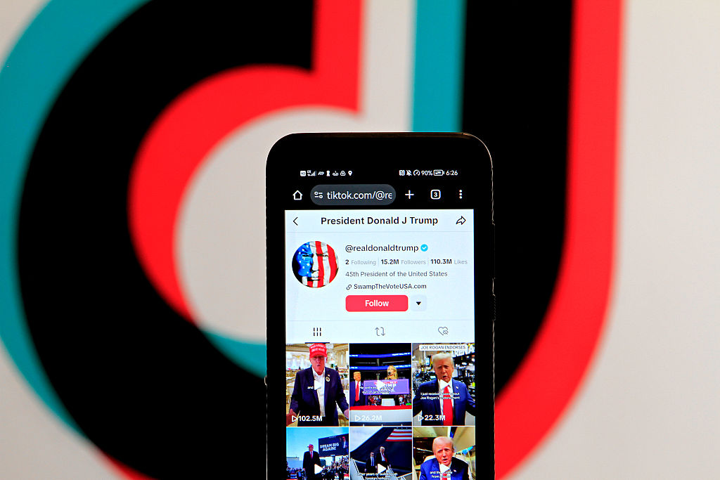 Social Media Sounds The Alarm As Donald Trump Is Expected To Sign Excutive Order For New TikTok Deal