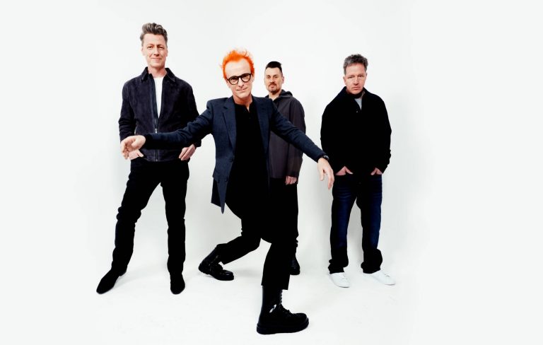 Watch Travis and Alex James cover Blur’s ‘The Universal’ at Big Feastival